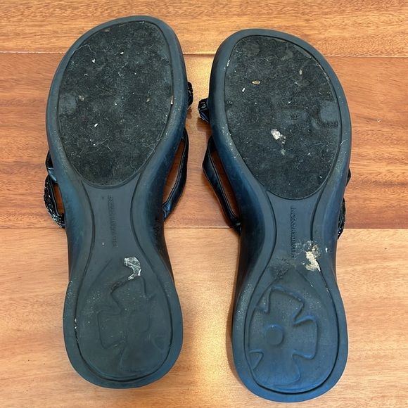 Black Hillary & Hanson Sandals, Size 7M - Picture 7 of 7